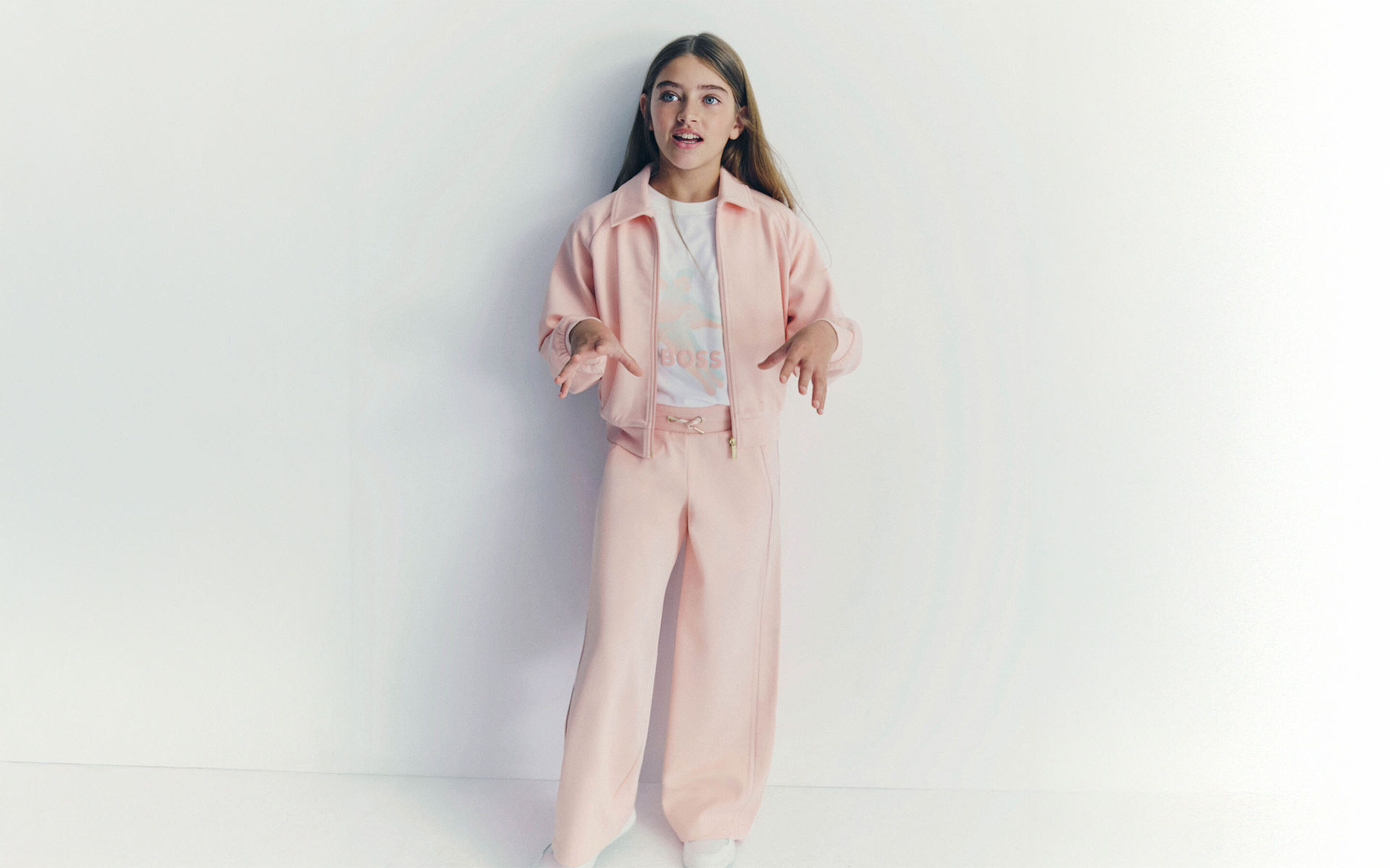 Roupa e acess&oacute;rios para crian&ccedil;as da BOSS