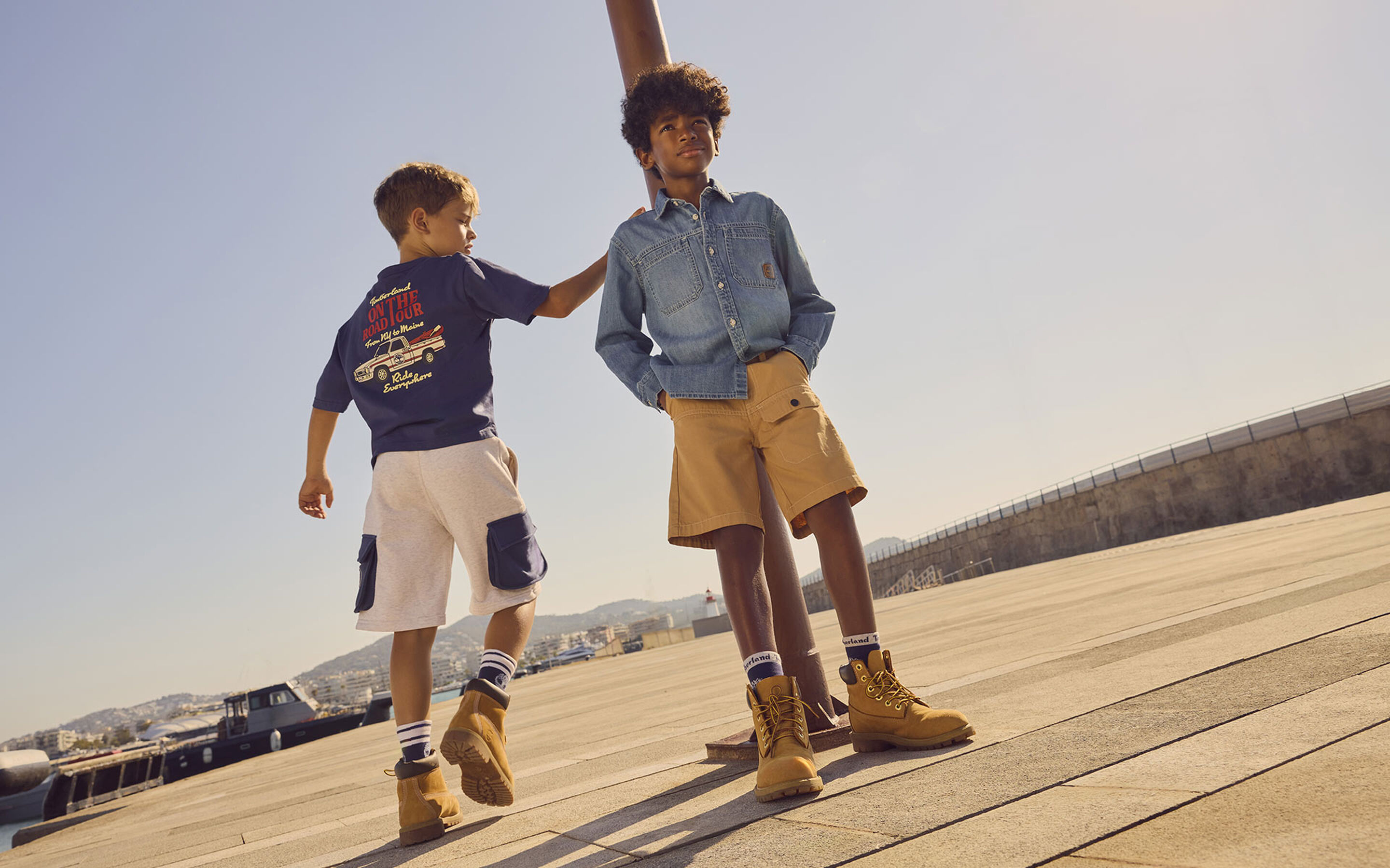 Vestu&aacute;rio e acess&oacute;rios para crian&ccedil;as da Timberland