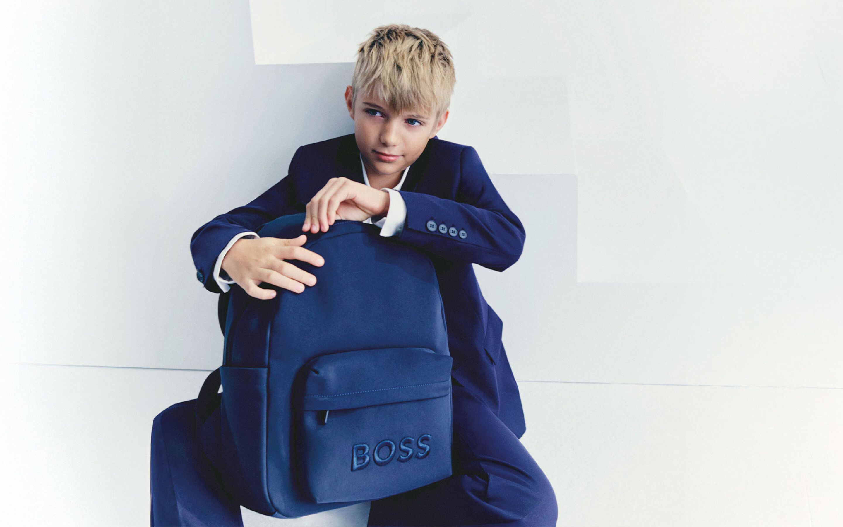 Roupa e acess&oacute;rios para crian&ccedil;as da BOSS