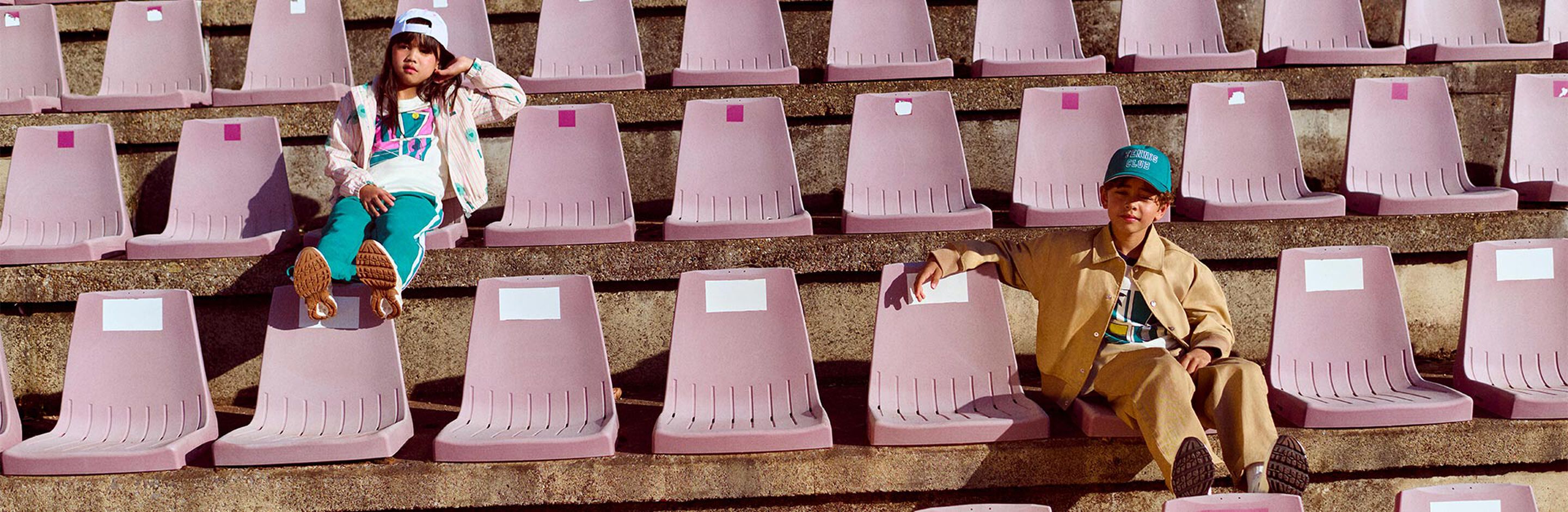 Kids Around marca de roupa colorida para crian&ccedil;as.