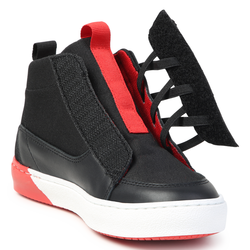 Sapatilhas velcro e atacadores BOSS 
                        BOY