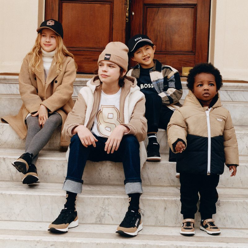 Sapatilhas atacadores e velcro BOSS 
                    BOY