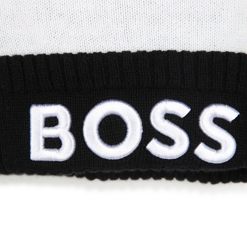 Gorro com pompom BOSS 
                    BOY