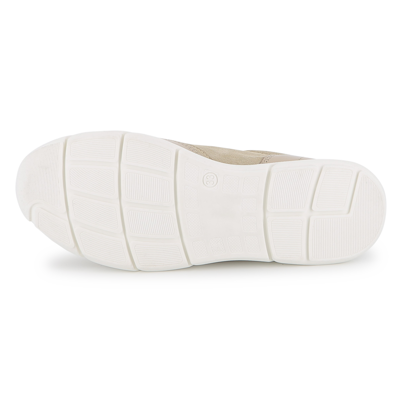 T&ecirc;nis com cadar&ccedil;o BOSS 
                        GIRL