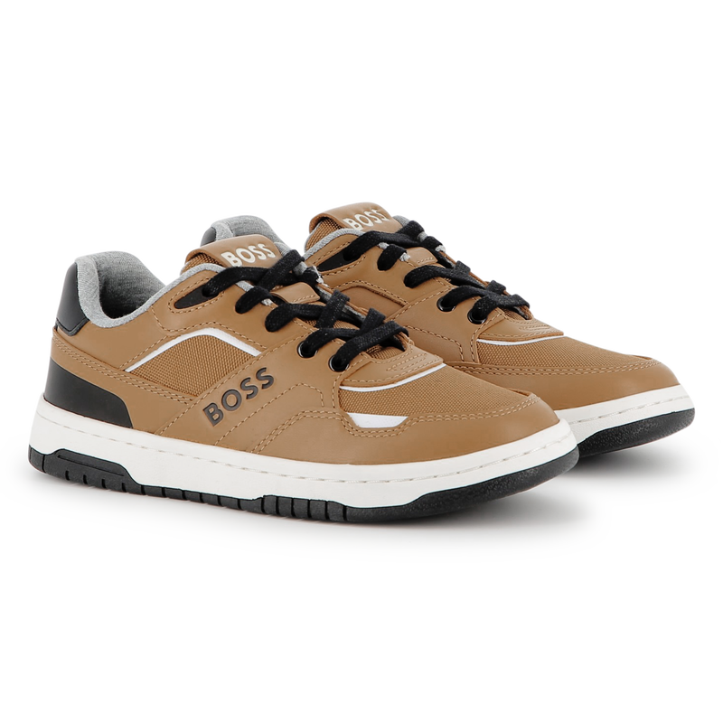 T&ecirc;nis com cadar&ccedil;o BOSS 
                        BOY