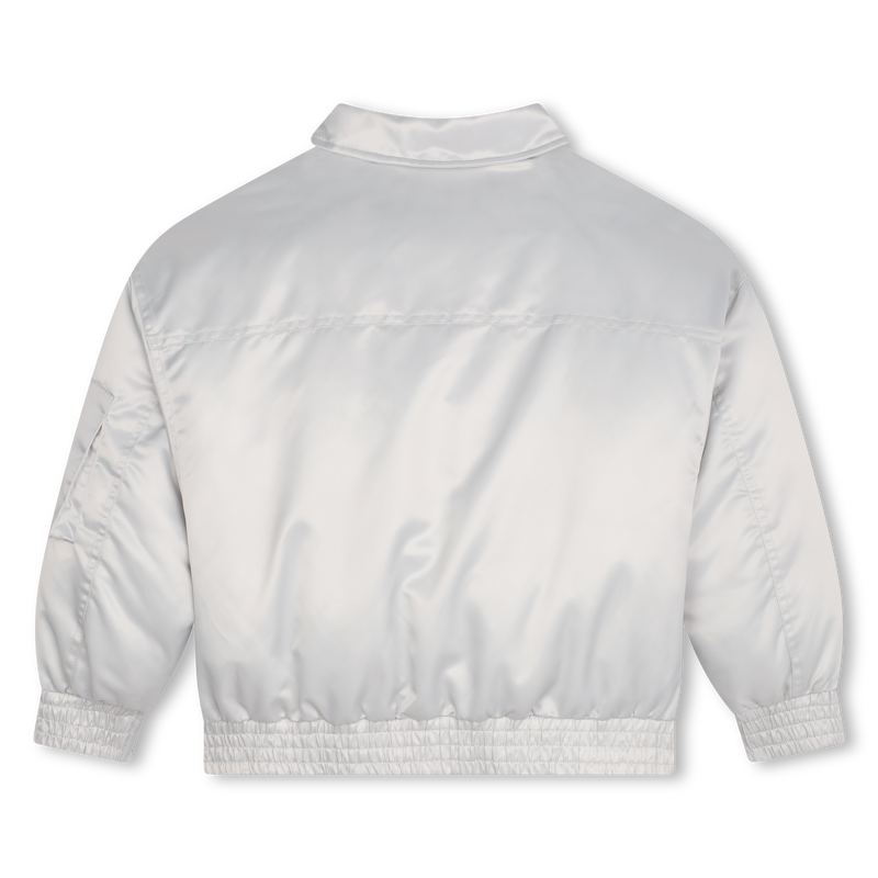 Blus&atilde;o acetinado com fecho DKNY 
                        GIRL