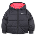 Jaqueta com capuz DKNY 
                    MENINA