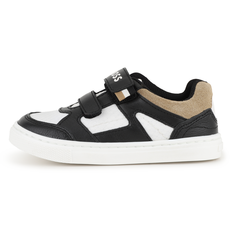 T&Eacute;NIS COM RISCAS DE GANCHO E LA&Ccedil;O BOSS 
                        BOY