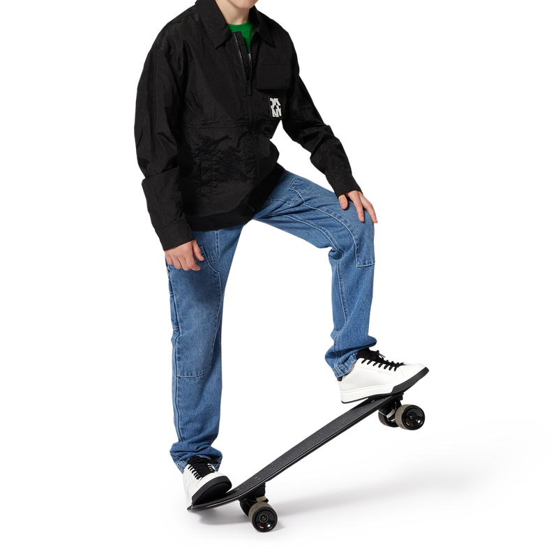 Sapatilhas em couro DKNY 
                        UNISEX
