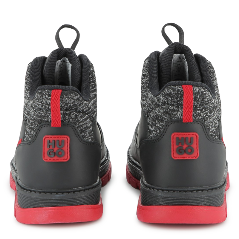 Botins com atacadores HUGO 
                    BOY