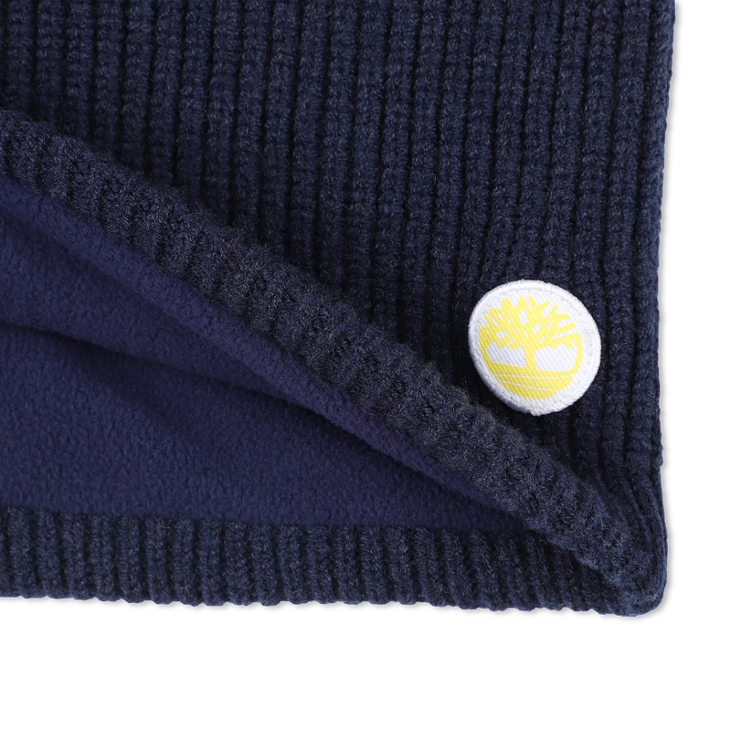 Gola e chap&eacute;u combinando TIMBERLAND 
                        BOY