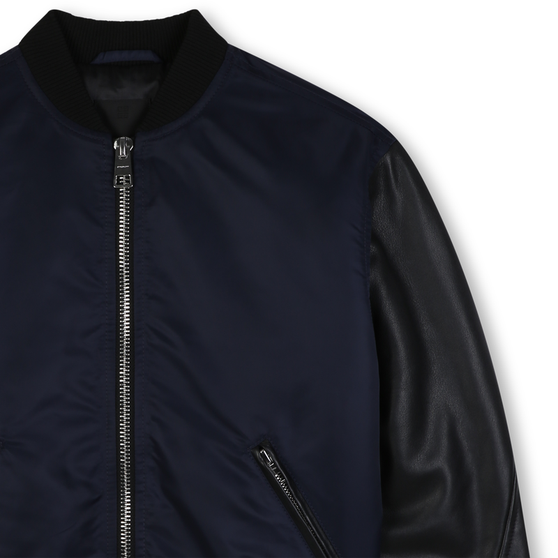Jaqueta bicolor GIVENCHY 
                        MENINO