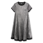 Vestido plissado manga curta DKNY 
                    GIRL