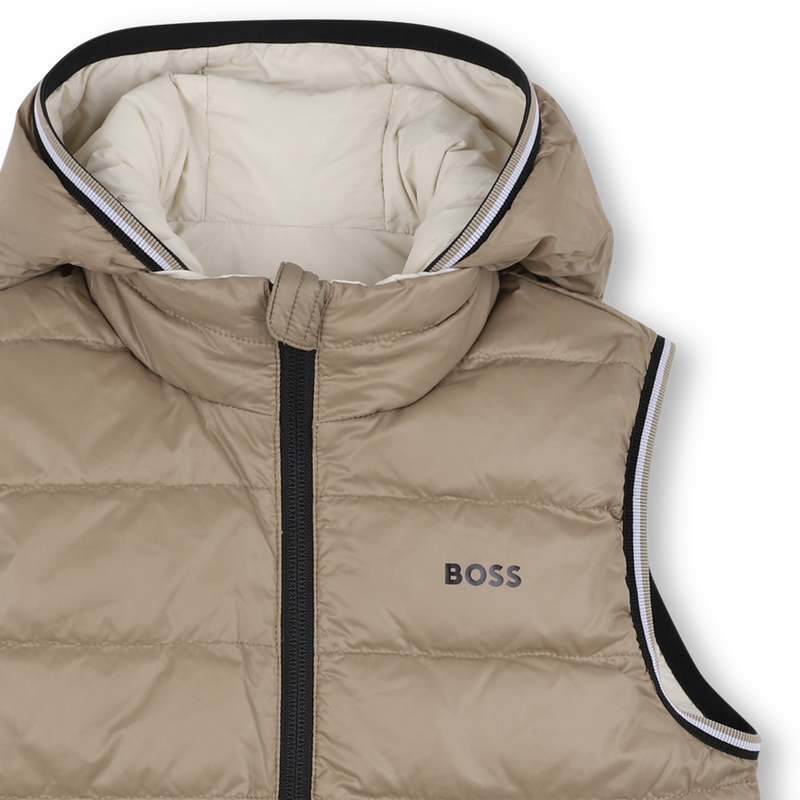 Casaco acolchoado com capuz efeito flano BOSS 
                    BOY