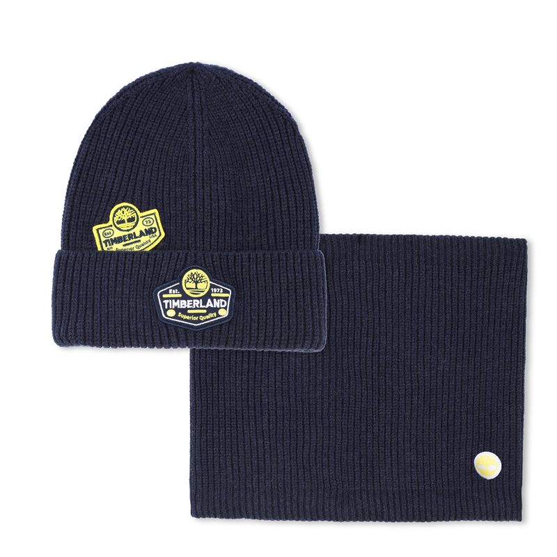 Gola e chap&eacute;u combinando TIMBERLAND 
                        BOY