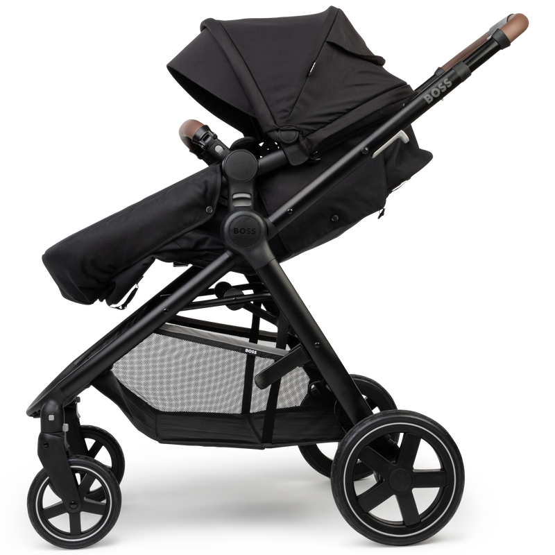 Layered compact buggy BOSS 
                    UNISEX