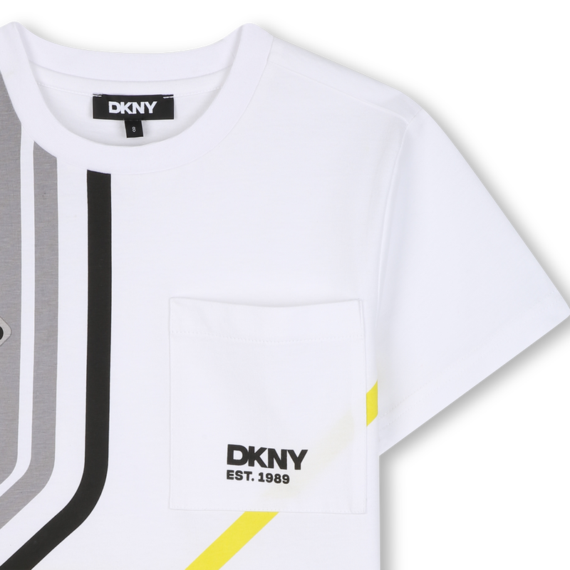 Camiseta de mangas curtas DKNY 
                        BOY