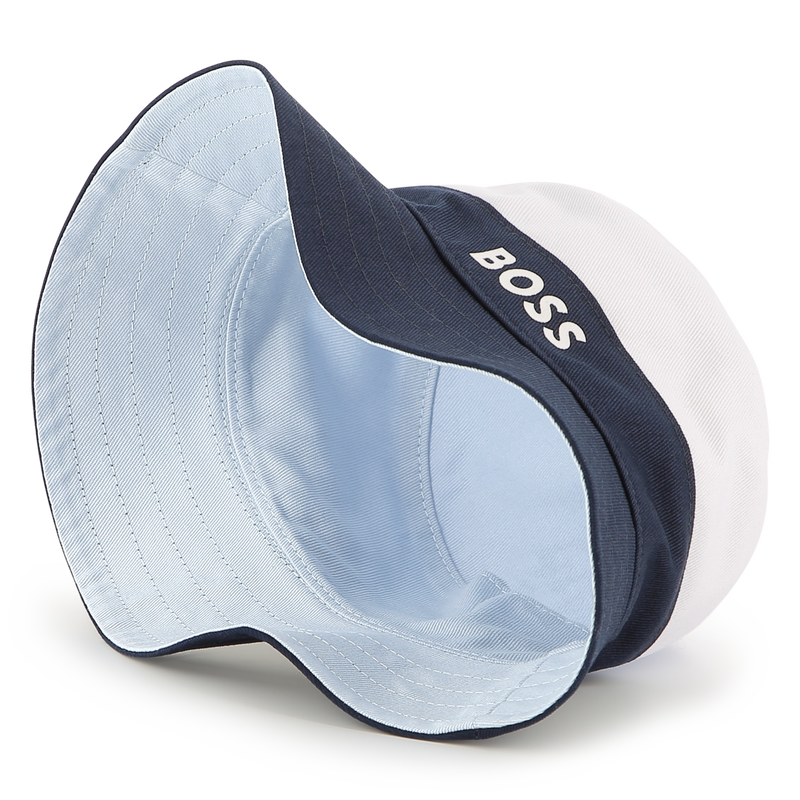 Bon&eacute; tipo bob revers&iacute;vel BOSS 
                        BOY