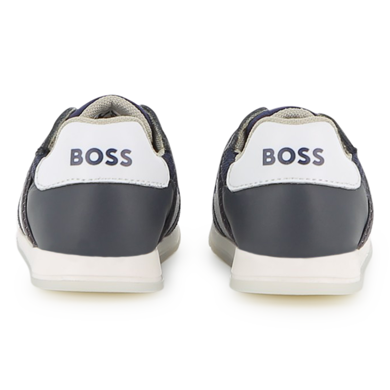 Tênis com elástico de marca BOSS 
                    BOY