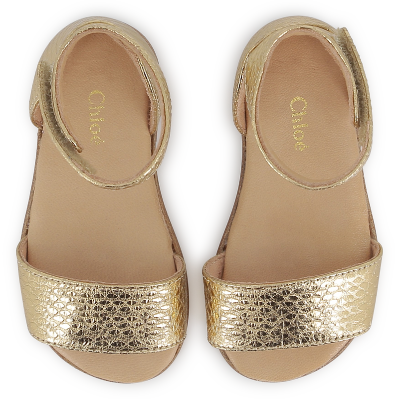 Sand&aacute;lias em pele com tiras CHLOE 
                        GIRL