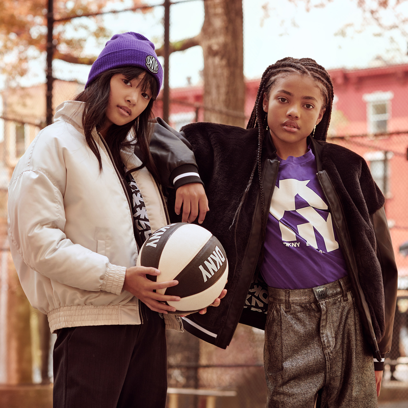 T-shirt de manga curta DKNY 
                        GIRL