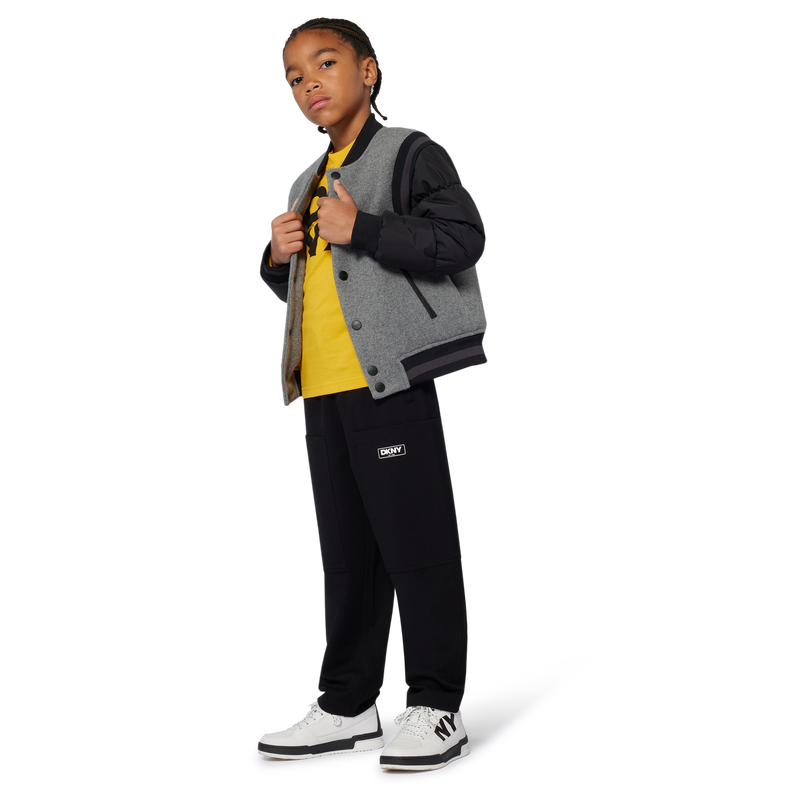 T-shirt de manga curta DKNY 
                        BOY