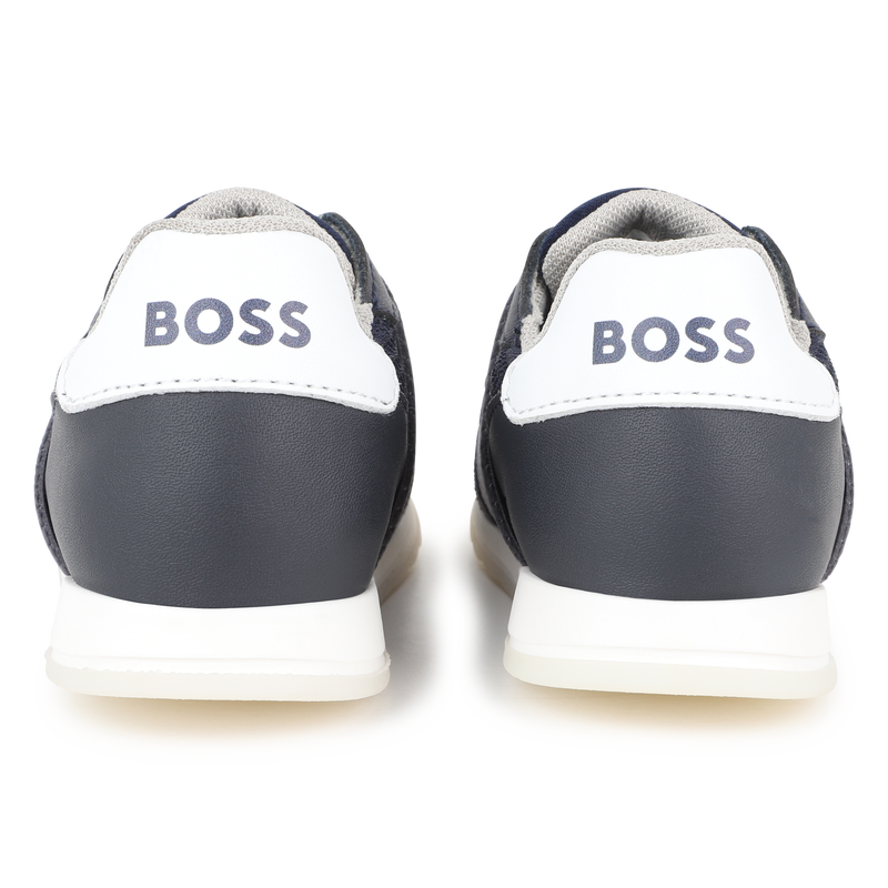 Tênis com elástico de marca BOSS 
                    BOY