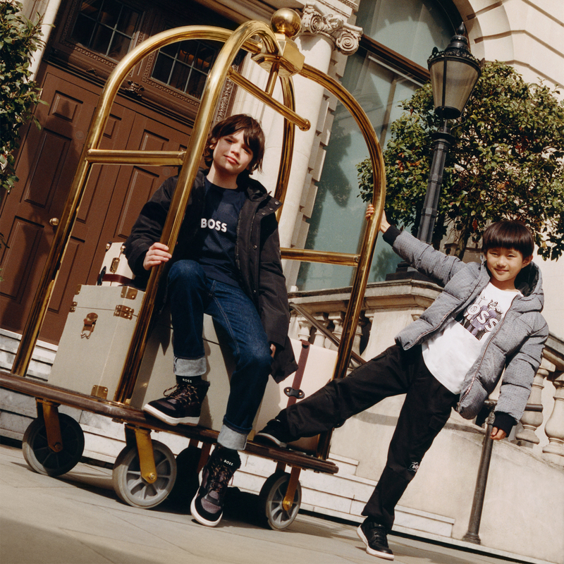 Parca com capuz BOSS 
                        BOY