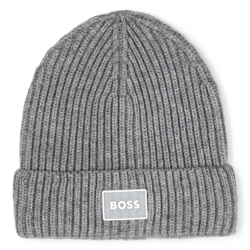 Chapéu de malha com crachá BOSS 
                    BOY