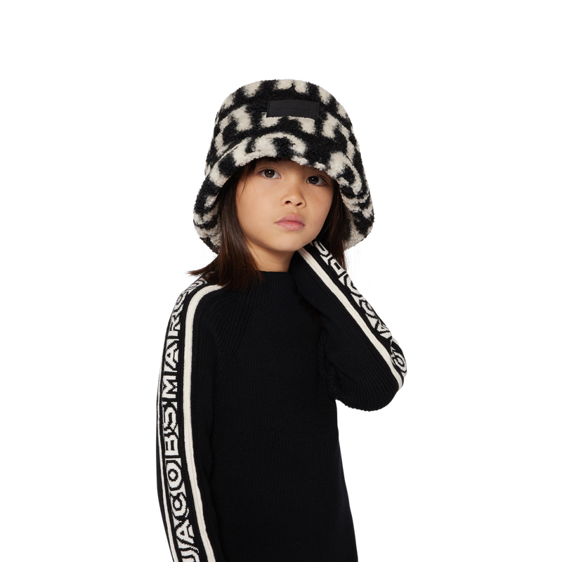 Fluffy Fleece Bucket Hat THE MARC JACOBS 
                    UNISEX