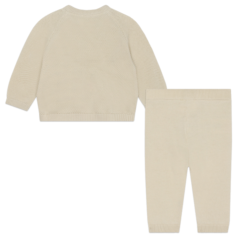 Camisola e calças em malha