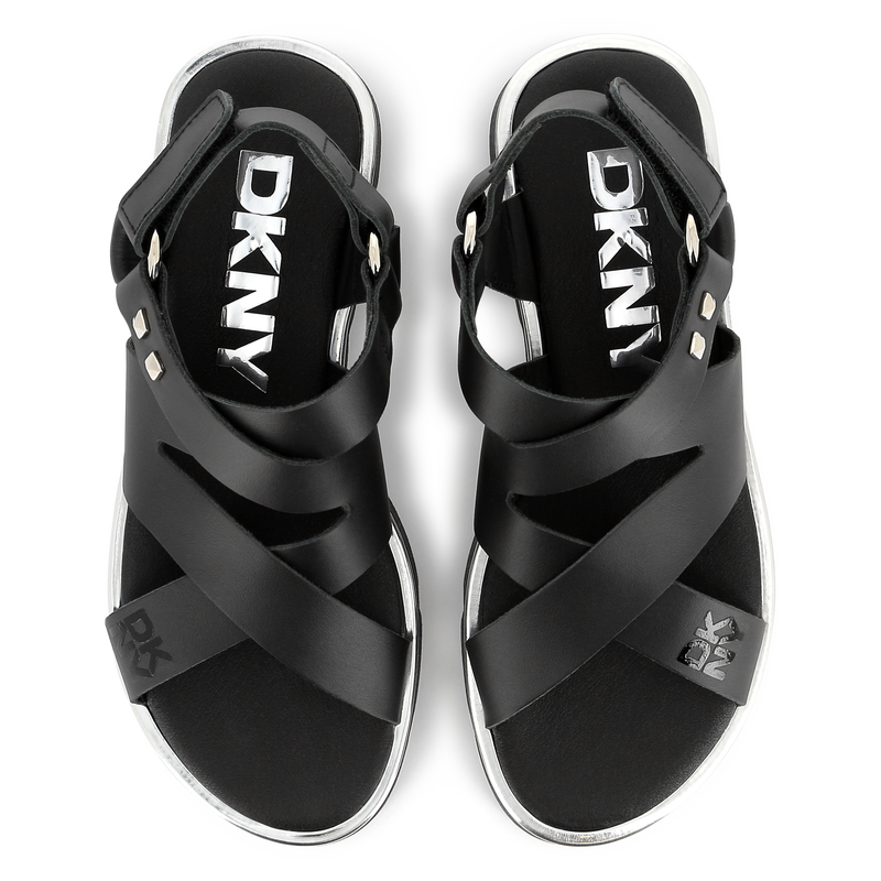 Sand&aacute;lias de couro DKNY 
                        GIRL