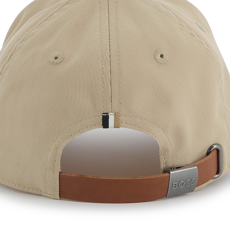 Bon&eacute; com fecho regul&aacute;vel BOSS 
                        BOY