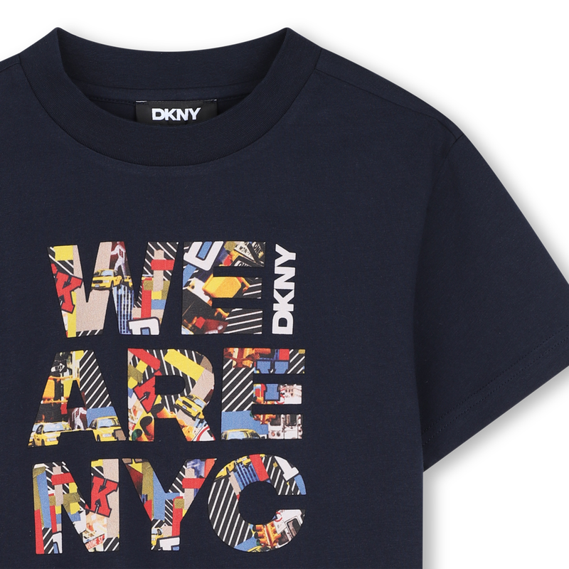 Camiseta de mangas curtas DKNY 
                        BOY
