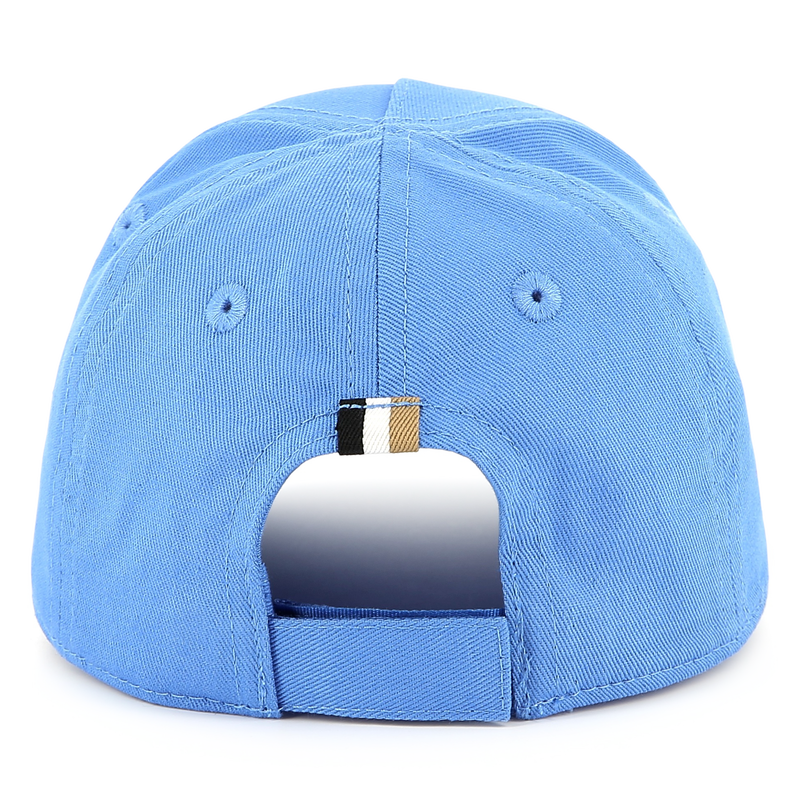 Bon&eacute; de algod&atilde;o com velcro BOSS 
                        BOY