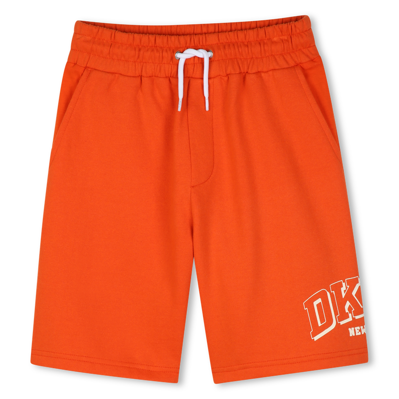 Conjunto de camiseta e bermuda DKNY 
                        MENINO