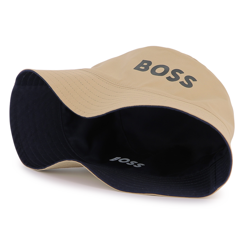 Bon&eacute; tipo bob em bimat&eacute;ria BOSS 
                        BOY