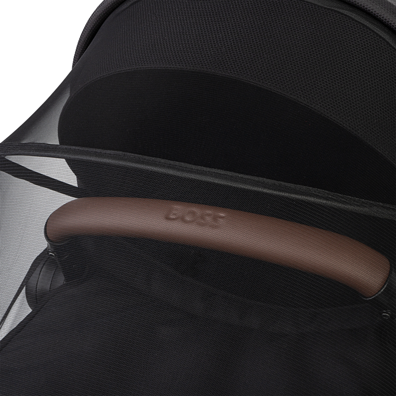 Layered compact buggy BOSS 
                    UNISEX