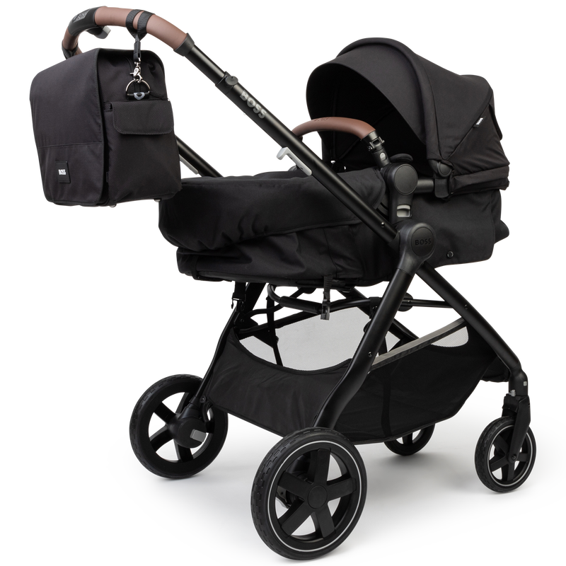 Layered compact buggy BOSS 
                    UNISEX