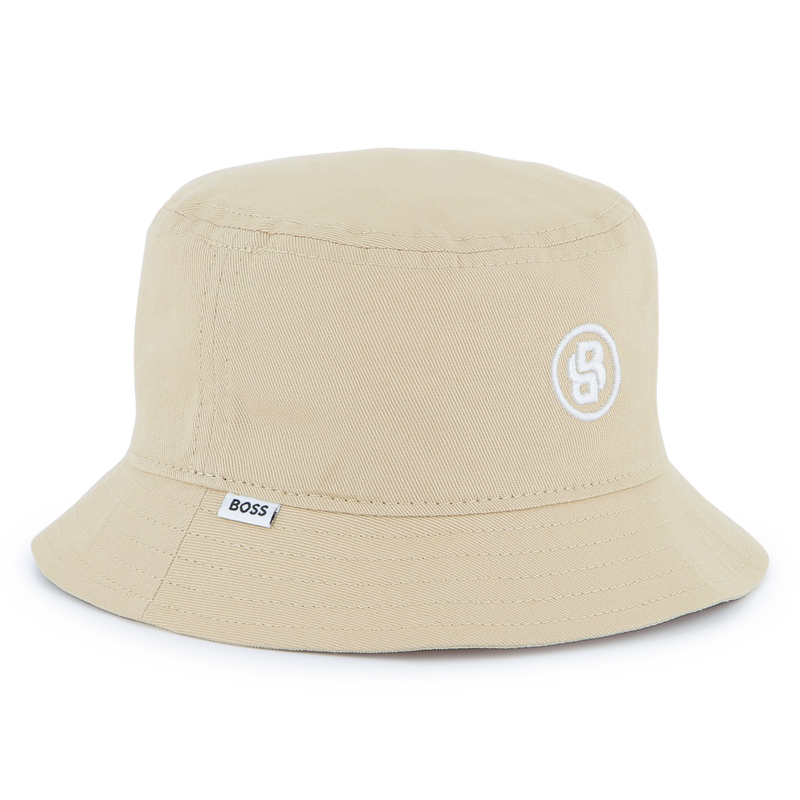 Chap&eacute;u tipo bob bordado BOSS 
                        BOY