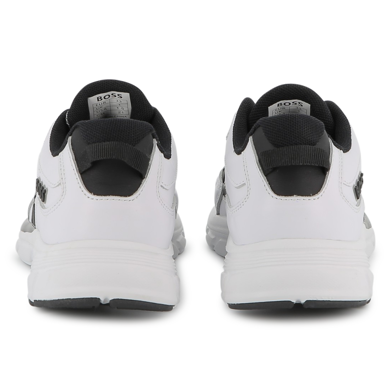 T&ecirc;nis com cadar&ccedil;o BOSS 
                        BOY