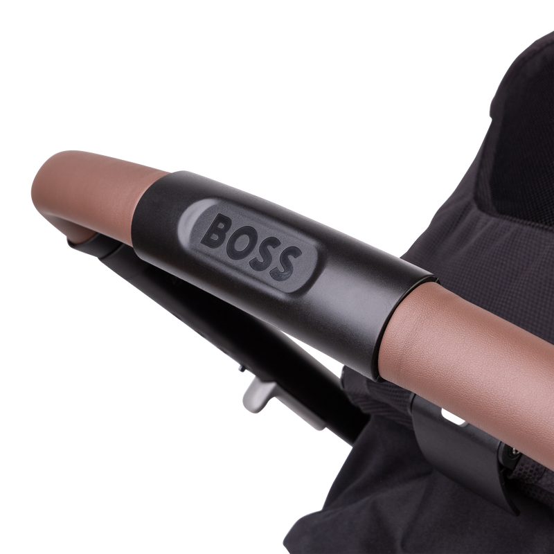 Layered compact buggy BOSS 
                    UNISEX