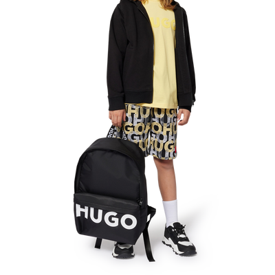 Mochila com log&oacute;tipo HUGO MENINO