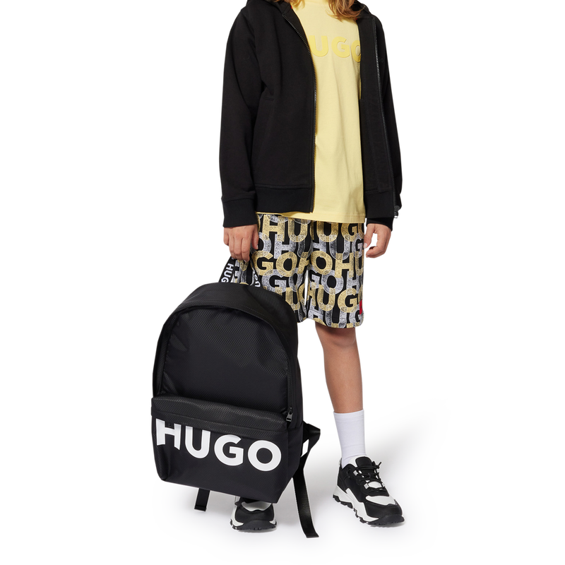 Mochila com log&oacute;tipo HUGO 
                        MENINO