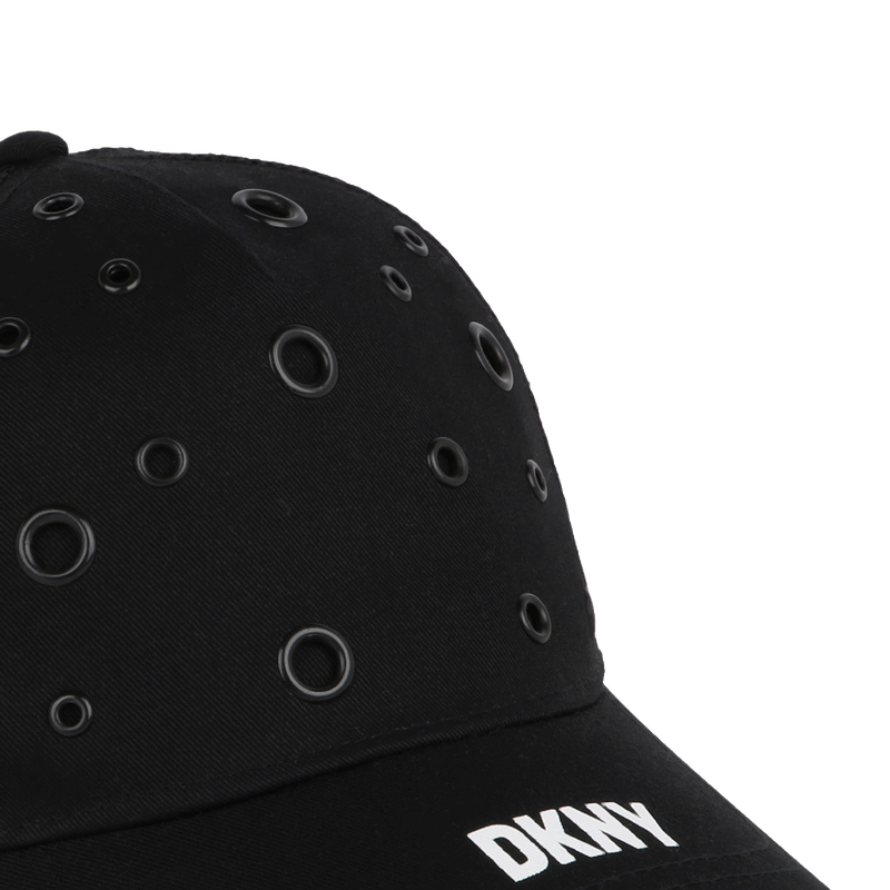 Boné com ilhós DKNY 
                    GIRL
