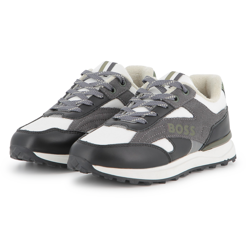 T&ecirc;nis com cadar&ccedil;o BOSS 
                        BOY