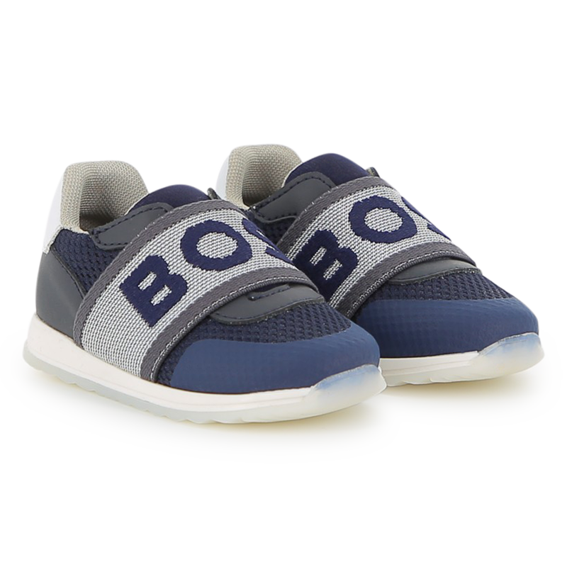 Tênis com elástico de marca BOSS 
                    BOY