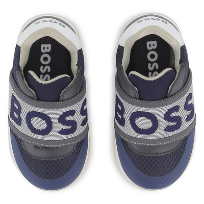 T&ecirc;nis com el&aacute;stico de marca BOSS BOY
