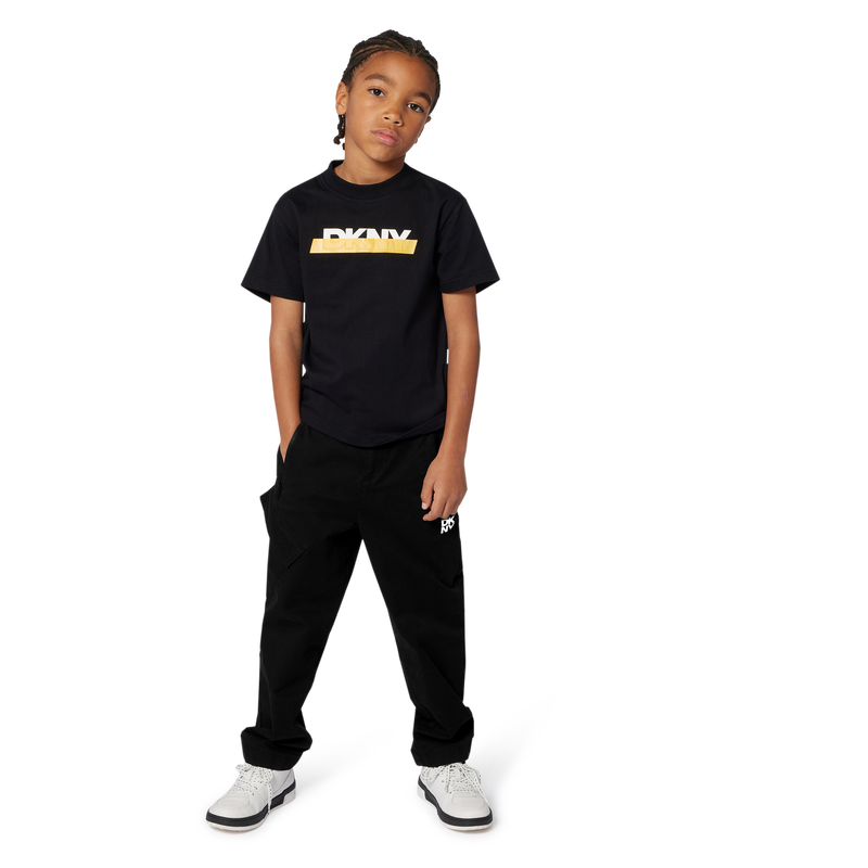 T-shirt de manga curta DKNY 
                    BOY