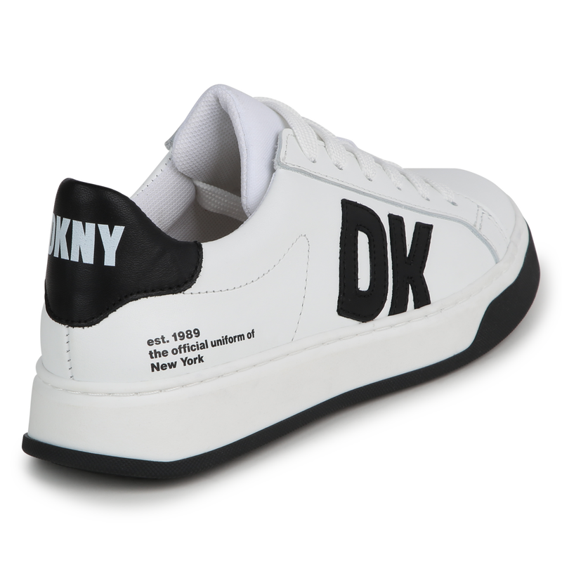Ténis em couro com atacadores DKNY 
                    UNISEX